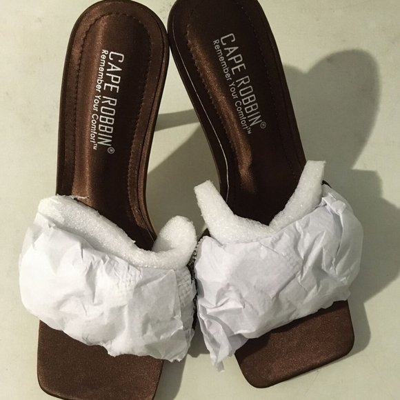 NWT CAPE ROBBIN REWIND‎ SATIN BROWN RHINESTONE HEELS 5.5 - Picture 9 of 13
